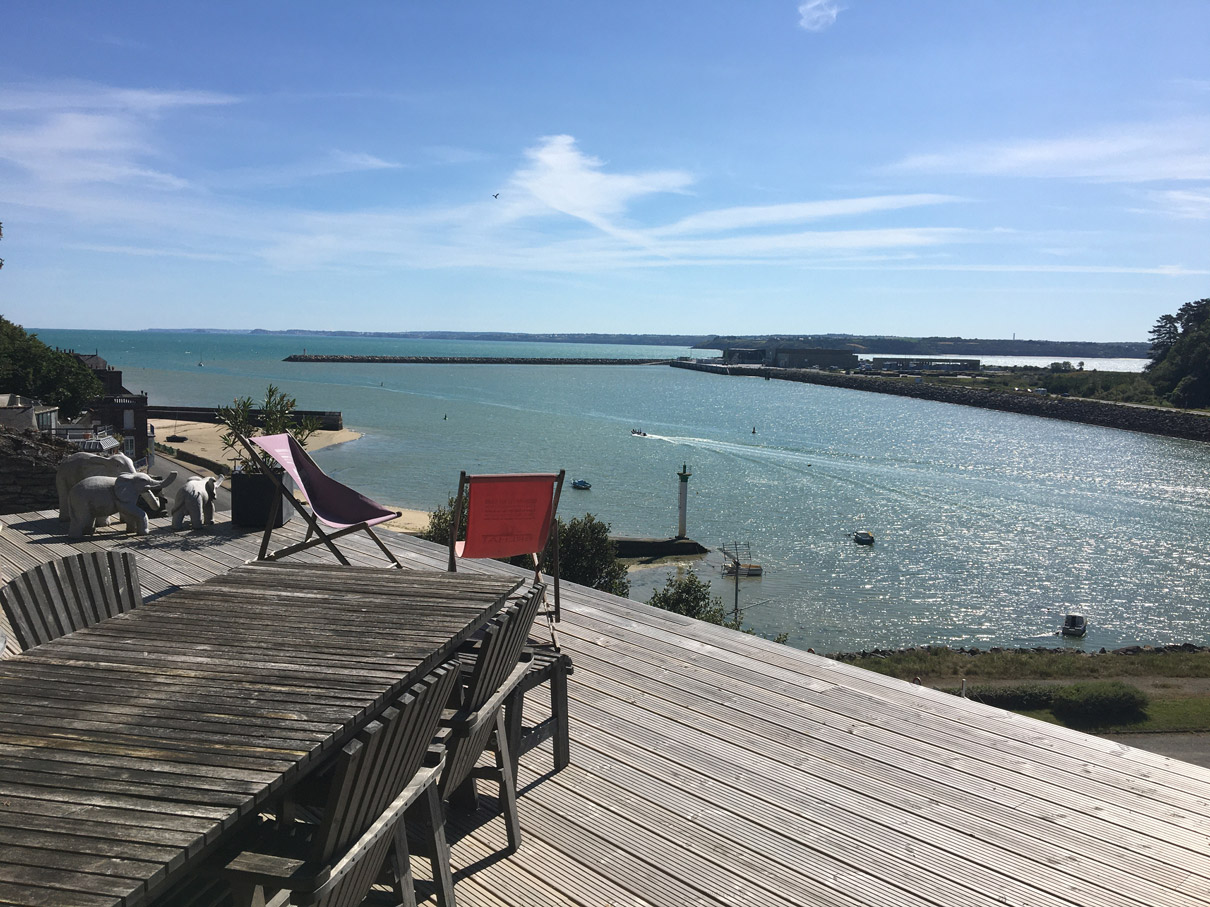 terrase-maison-du-phare-pelerin-sur-er